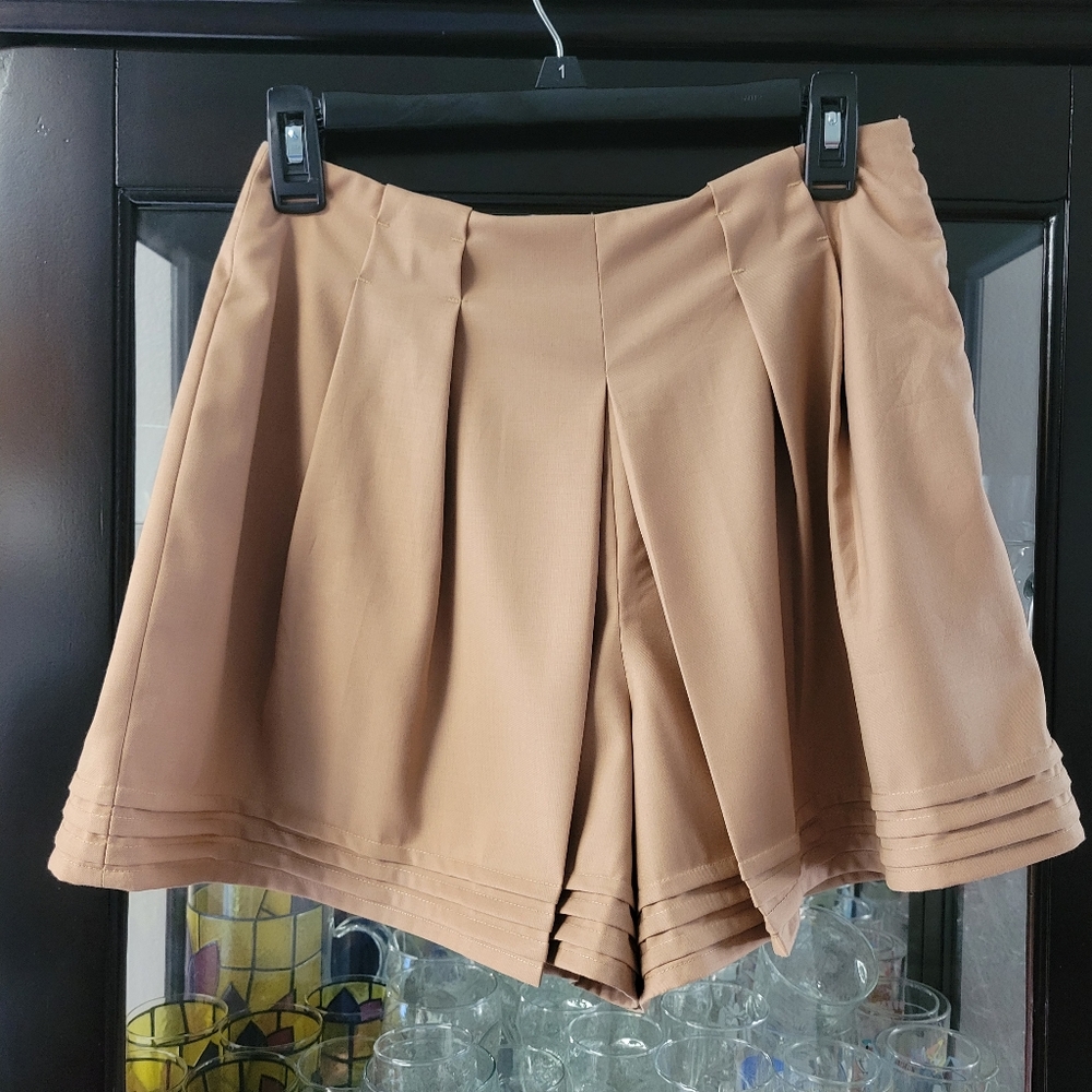Women's Tan Pleated and Frilled Skort